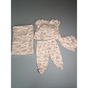 The Little Newcomers: Baby Set—Blouse, Pants, Hat, and Blanket